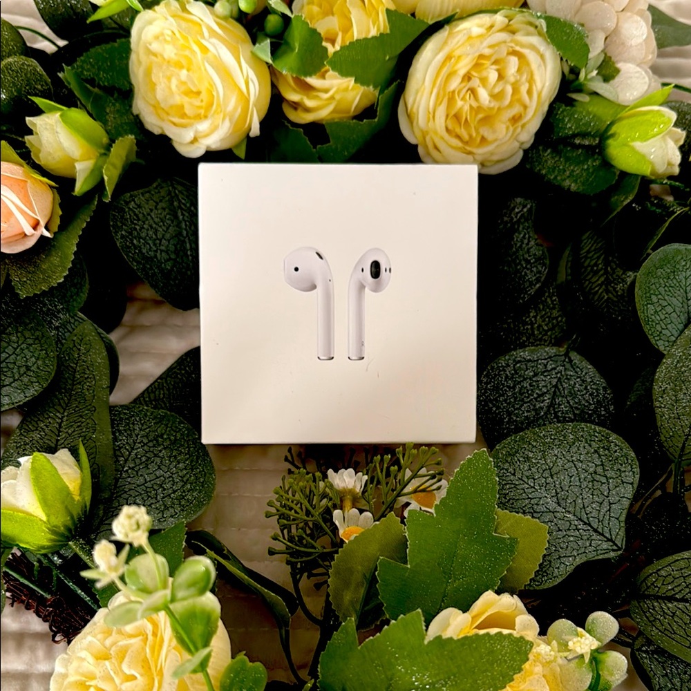 Apple Earbuds Brand new Gen 1 AirPods